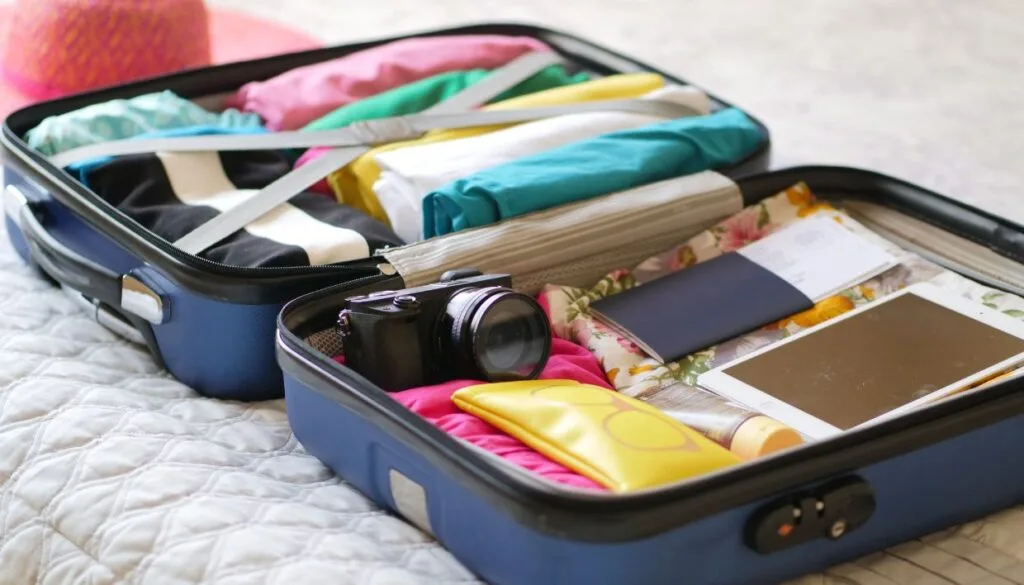 Ταξίδι: Τips για να χωρέσουν όλα στη βαλίτσα