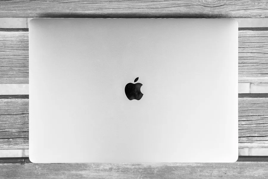 APPLE, ΟΘΟΝΗ