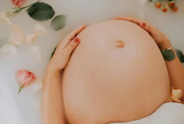 Εγκυμοσύνη: Πώς να ετοιμάσω σωστά την τσάντα του μαιευτηρίου