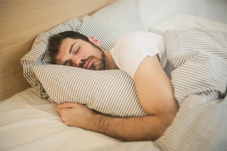 Ροχαλητό: Πώς να μην ροχαλίζω;