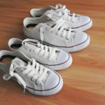 Το απόλυτο hack για πεντακάθαρα λευκά παπούτσια – εύκολα και φυσικά!