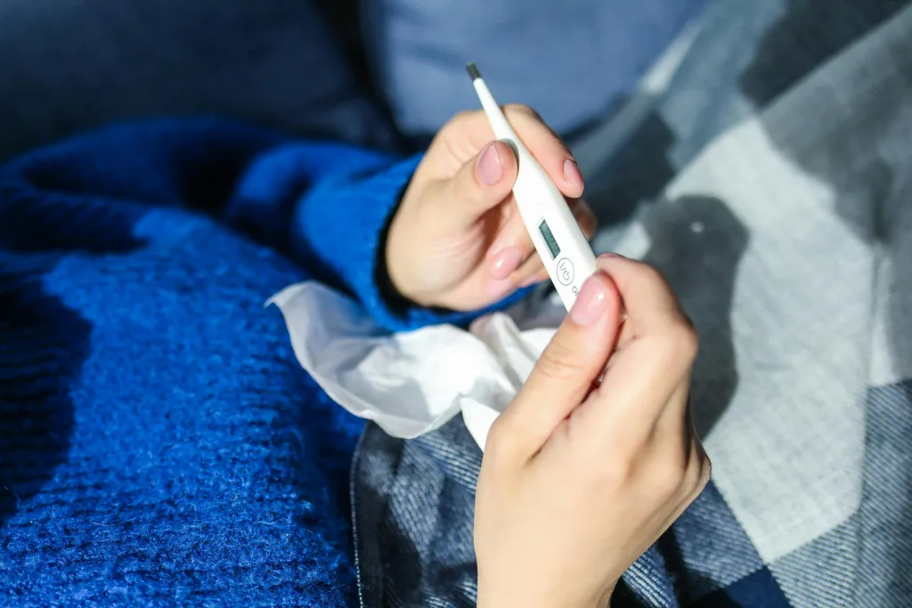 Τα 8 must μυστικά για να ρίξεις με φυσικό τρόπο τον πυρετό