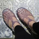 Jelly Shoes: Trendy αλλά και… risky για την υγεία των ποδιών!