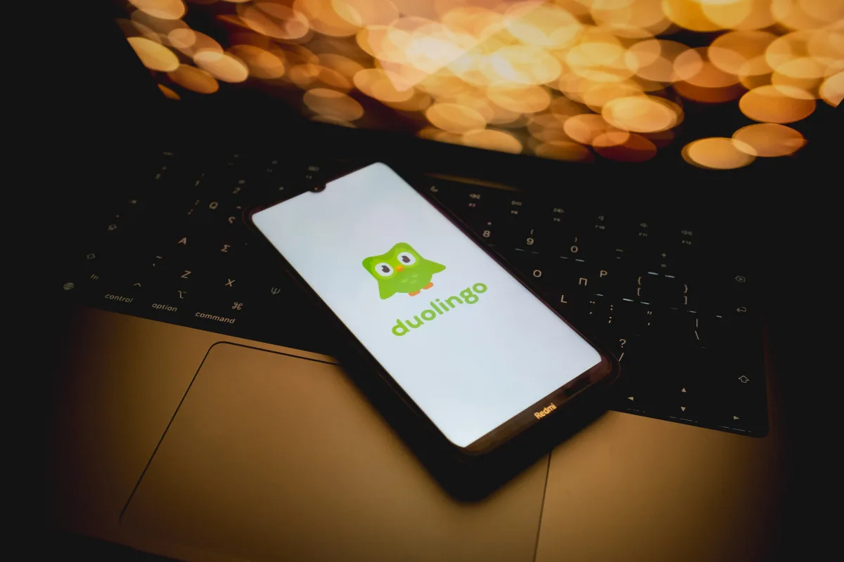 Πώς το Duolingo βγάζει μισό δισ. δολάρια τον χρόνο χωρίς να πληρώνει κανείς