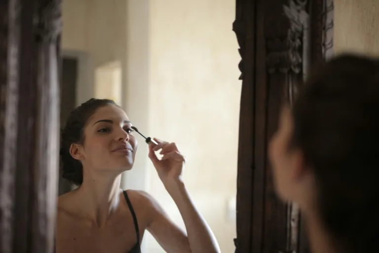 Πώς θα βάζεις eyeliner σαν επαγγελματίας makeup artist