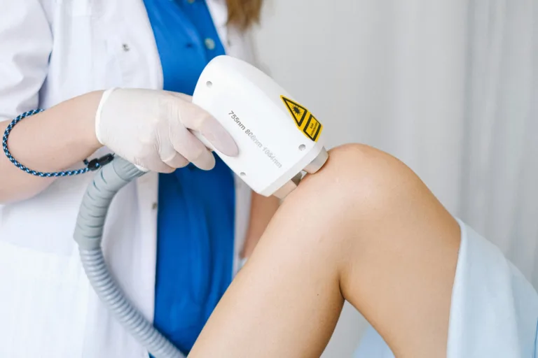 Αποτρίχωση με laser: Είναι τελικά μόνιμη; Όλα όσα πρέπει να ξέρεις