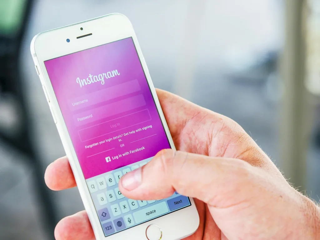 Πώς να δεις στόρυ στο Insta ανώνυμα