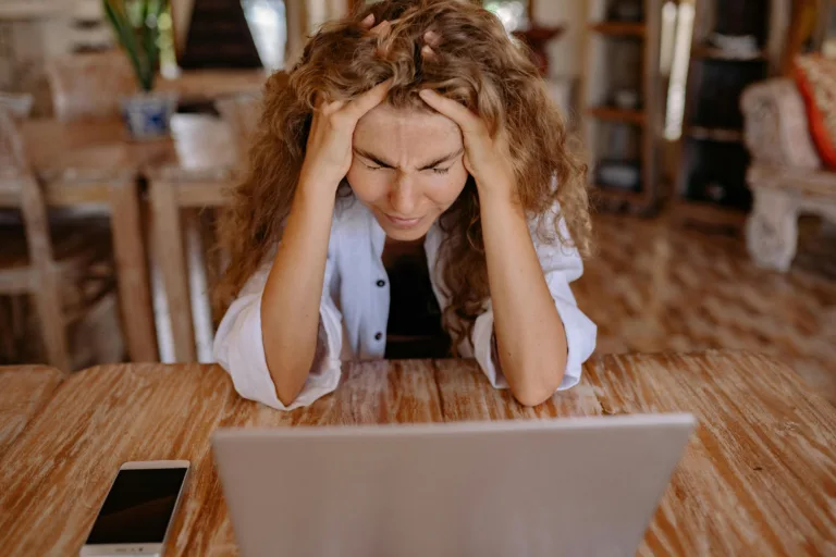 Panic Button: Πώς λειτουργεί – Πώς να το εγκαταστήσετε