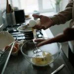 Πώς να γυρίσεις την ομελέτα χωρίς να διαλυθεί!