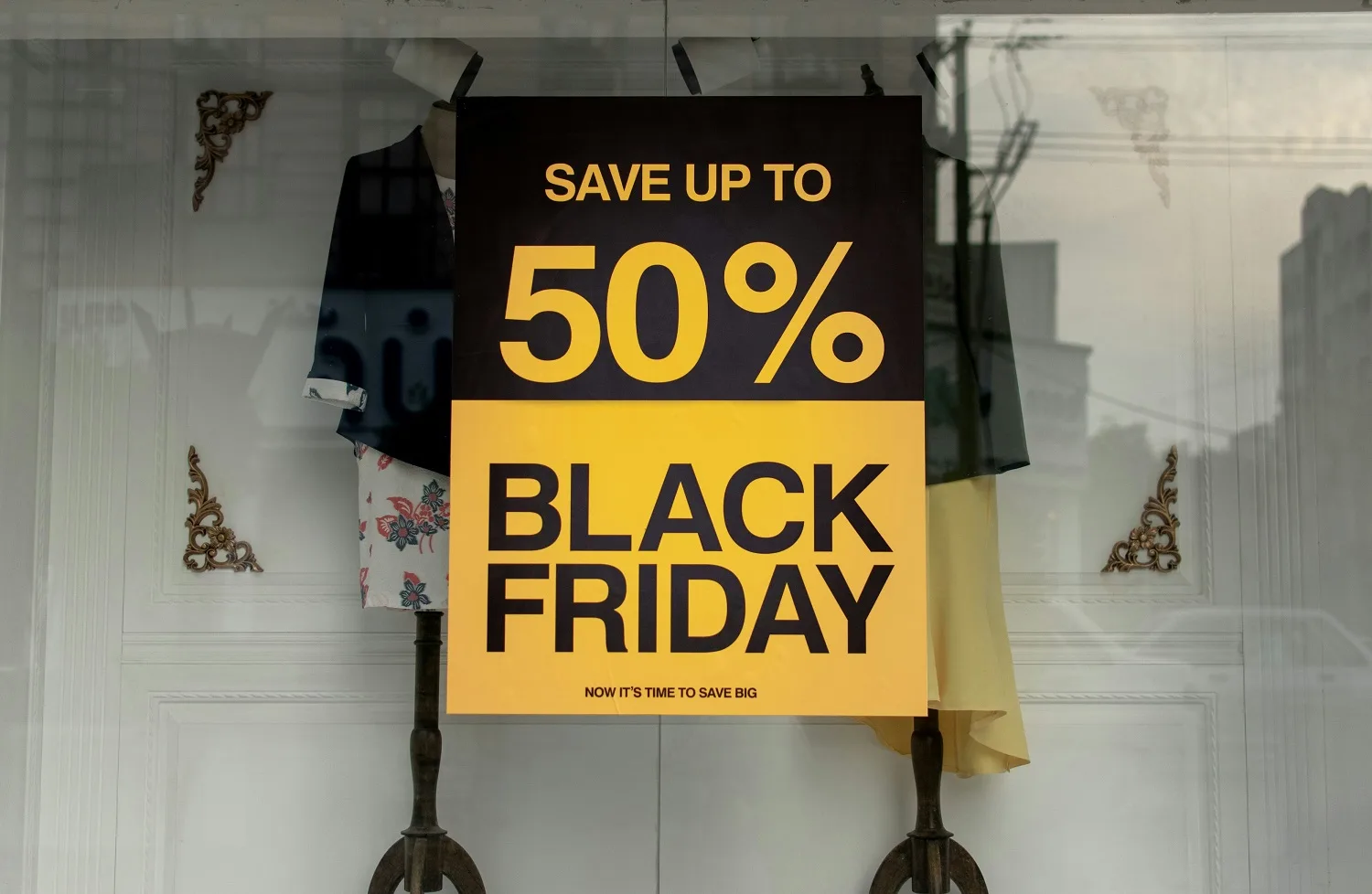 Black Friday: Παραπλανητικές εκπτώσεις από 14 αλυσίδες και καταστήματα