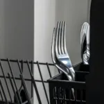 Πλυντήριο πιάτων: Πώς να απαλλαγείτε από τις δυσάρεστες οσμές