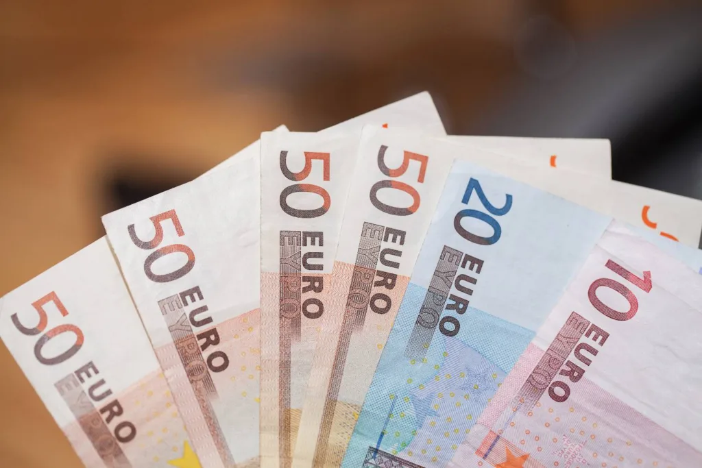 Επιταγή ακρίβειας: Πόσα θα λάβουν οι δικαιούχοι των επιδομάτων του ΟΠΕΚΑ
