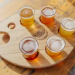 Πώς να απολαμβάνεις τη μπίρα σωστά το καλοκαίρι – Θερμοκρασία, ποτήρι και ιδανικά συνοδευτικά