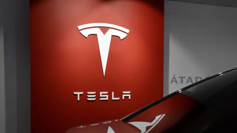 Προσλήψεις από την Tesla: Πώς θα κάνετε αίτηση για θέσεις εργασίας στην Ελλάδα