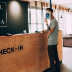 Γιατί δεν πρέπει να χρησιμοποιείτε τα δωρεάν προϊόντα περιποίησης στα ξενοδοχεία