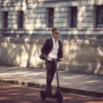 Πατίνια στην Αθήνα: Τα όρια ταχύτητας, η στάθμευση και πού δεν επιτρέπονται