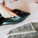 Το απόλυτο κόλπο που κάνει το σιδέρωμα… μισή δουλειά - Θα το μετανιώσεις αν δεν το μάθεις!