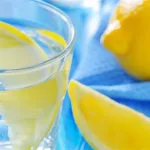 λεμονι και ζεστο νερο