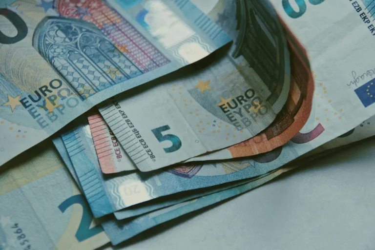 Νωρίτερα η πληρωμή για τα επιδόματα ΟΠΕΚΑ