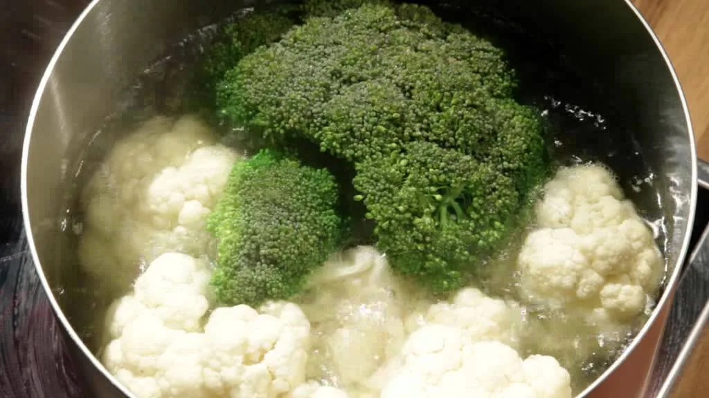 Πώς να «διώξετε» γρήγορα την άσχημη μυρωδιά από το μπρόκολο