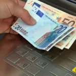 Πώς να αποφύγεις τη κατάσχεση στο λογαριασμό λόγω χρεών στην εφορία!