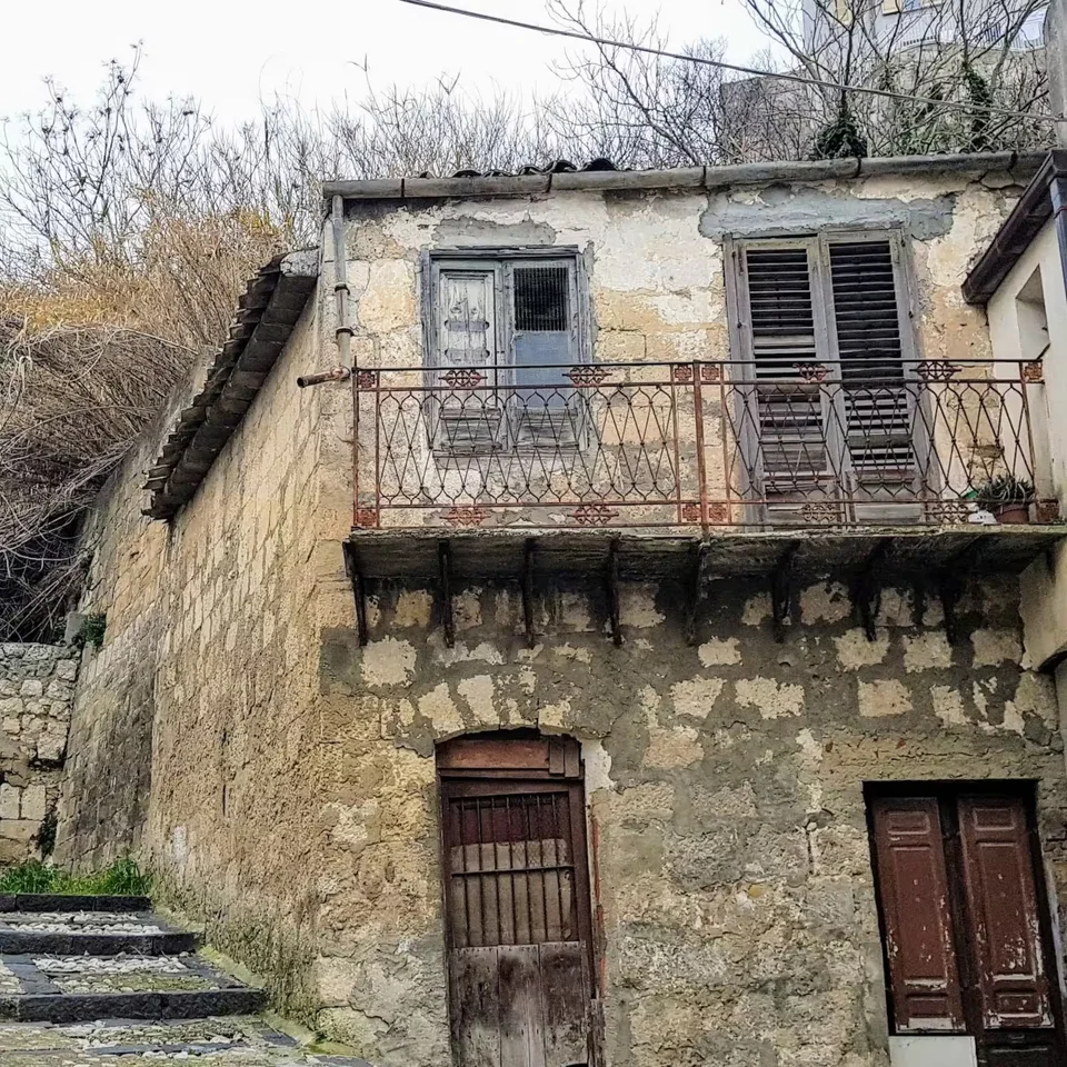 Πώς να αγοράσεις σπίτι στην Ιταλία με 1 Ευρώ και ποια είναι η «παγίδα»