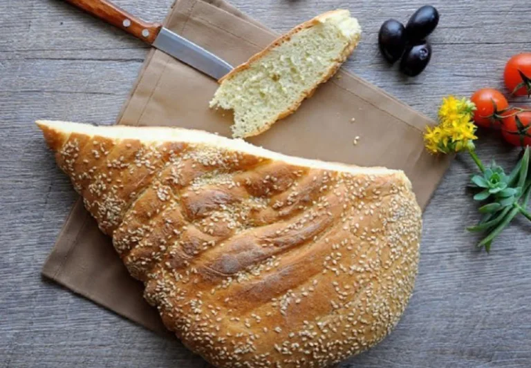 Πώς να φτιάξεις την κλασική λαγάνα στο σπίτι με ή χωρίς μίξερ!