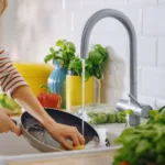 Πώς με αυτές τις 5 συμβουλές θα κάνετε το πλύσιμο των πιάτων εύκολο