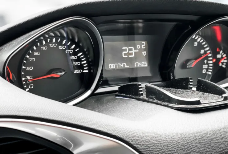 Γιατί το αυτοκίνητο έχει κοντέρ με 240 χλμ ενώ «πιάνει» 180 χλμ ανά ώρα;