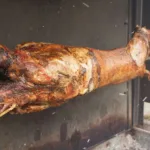 Αρνί στη σούβλα: Πώς να πετύχεις το τέλειο ψήσιμο