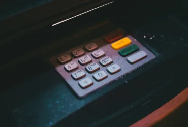 Ανατροπή στους τραπεζικούς λογαριασμούς με τις μηνιαίες συνδρομές – Τι ισχύει τώρα και για τις 4 τράπεζες