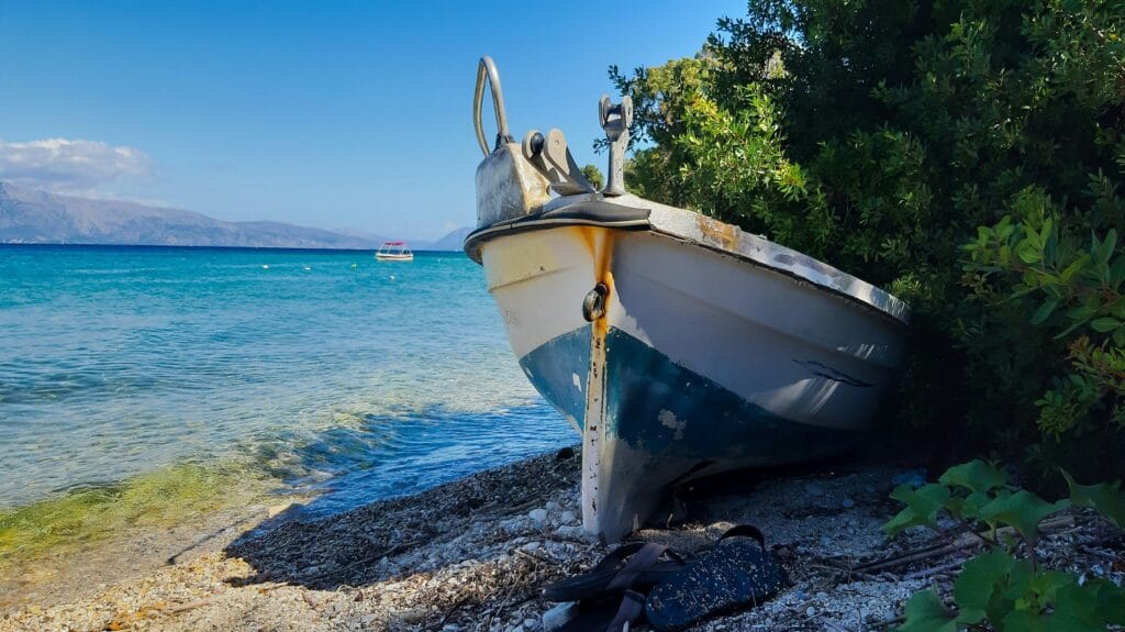 Digital nomads στην Ελλάδα: Γιατί όλο και περισσότεροι επιλέγουν να ζουν και να εργάζονται από τα ελληνικά νησιά