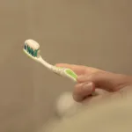 Δόντια: Γιατί δεν πρέπει να ξεπλένετε το στόμα σας μετά το βούρτσισμα