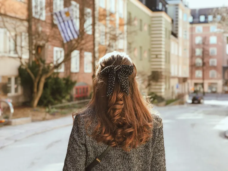Πώς να καμουφλάρεις τη λιπαρότητα στα μαλλιά σου