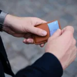 Προπληρωμένες κάρτες επιδομάτων: Δείτε τα αποτελέσματα για τα 1.000 ευρώ