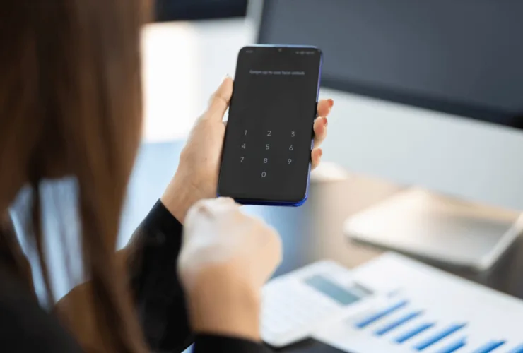 Πώς να ξεκλειδώσετε ένα Android κινητό χωρίς κωδικό πρόσβασης: Οδηγίες και εναλλακτικές λύσεις 11