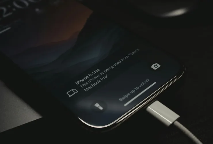 Πώς να αποφορτίζεσαι από την οθόνη χωρίς να αφήνεις το κινητό