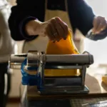 Τα παλιά φαγητά που μυρίζουν… γιαγιά – Οι γεύσεις που μας μεγάλωσαν