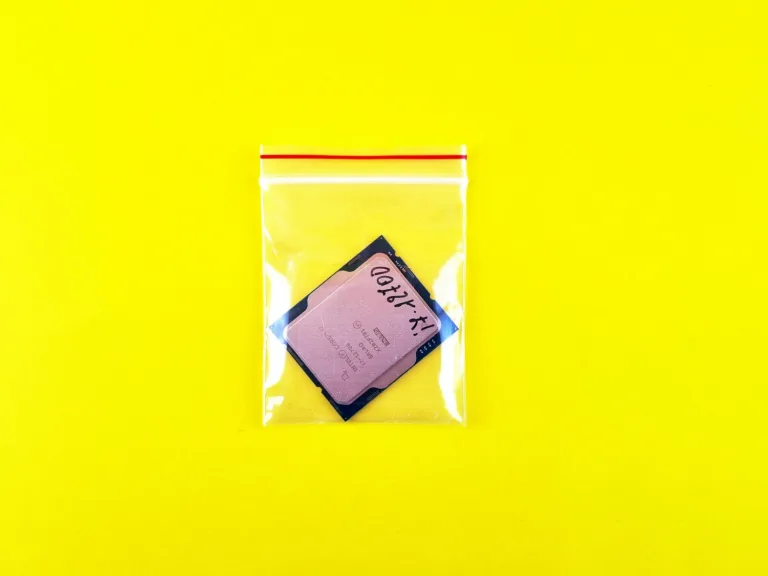 Το hack με τις σακούλες ziplock για να αποφεύγεις το χάος στη βαλίτσα!