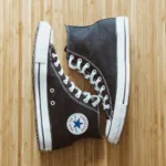 Πώς να καθαρίσετε τα Converse παπούτσια σας