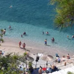 Αγίου Πνεύματος με καύσωνα: Πώς με αυτούς τους 7 τρόπους θα αντιμετωπίσεις την ζέστη