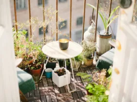 Πώς να μετατρέψετε ένα μικρό μπαλκόνι σε cozy γωνιά χαλάρωσης με χαμηλό budget