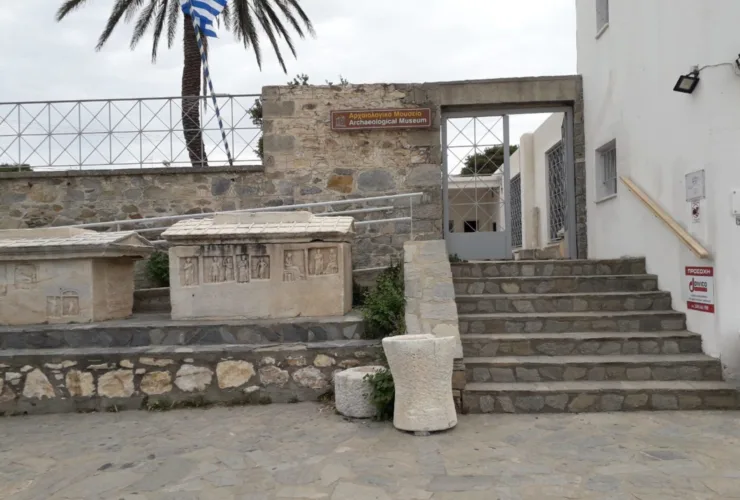 Τα Μουσεία της Πάρου: Ένα Ταξίδι στον Χρόνο και την Παράδοση Μερομήνια 2025