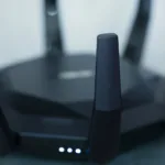 Wi-Fi σαν σαλιγκάρι το βράδυ; Δες τι φταίει και πώς θα σερφάρεις κανονικά σε 2 λεπτά