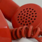 Πώς να επικοινωνήσεις με τον ΔΕΔΔΗΕ, τη ΔΕΥΑ ή την ΕΥΔΑΠ – Όλα τα τηλέφωνα εξυπηρέτησης πολιτών