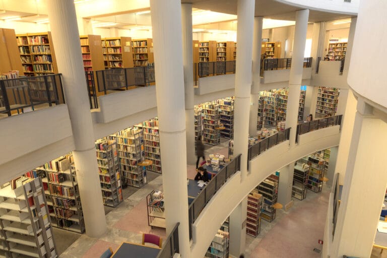 Πώς το Πανεπιστήμιο Κρήτης αλλάζει τη μάχη με τον καρκίνο του μαστού με «μοριακές κόλλες»