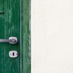 Πώς να μονώσεις εύκολα το κάτω μέρος της πόρτας (και να γλιτώσεις ρεύμα)