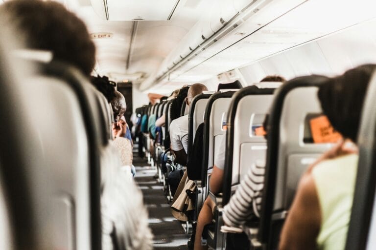Ψάχνεις φθηνά αεροπορικά εισιτήρια; Αυτό το κόλπο δεν το γνωρίζουν πολλοί