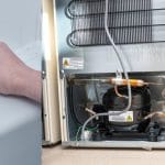 Πώς να καθαρίσεις την αποστράγγιση στο ψυγείο σε 5′ – Ο απλός, γρήγορος τρόπος