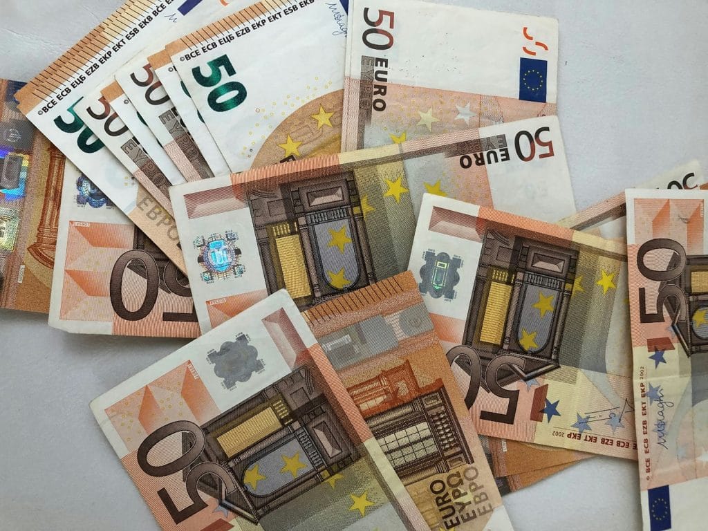 ΟΠΕΚΑ: Ποια επιδόματα πληρώνονται νωρίτερα και γιατί